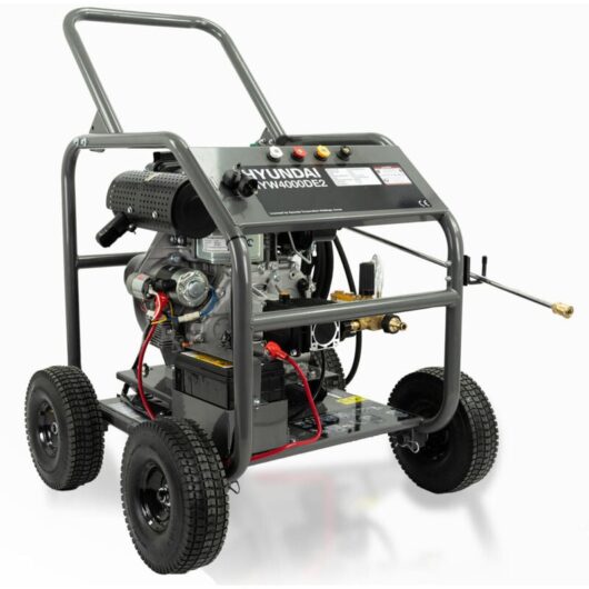Hyundai - 4000psi / 275 bar Diesel Pressure Washer, Annovi Reverberi Triplex Pump, 13L/min with 10m Hose